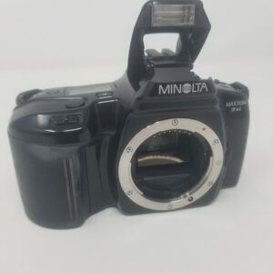 Minolta Maxxum 3Xi 35mm SLR Film Photography Black Camera Body Auto Focus Flash